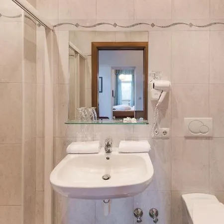 Angelica Hotel 3*